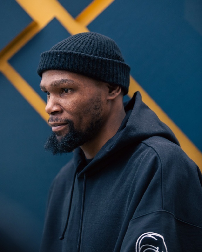 九游娱乐-杜兰特迎来十五赛季出色发挥，德国队观众热烈欢呼！