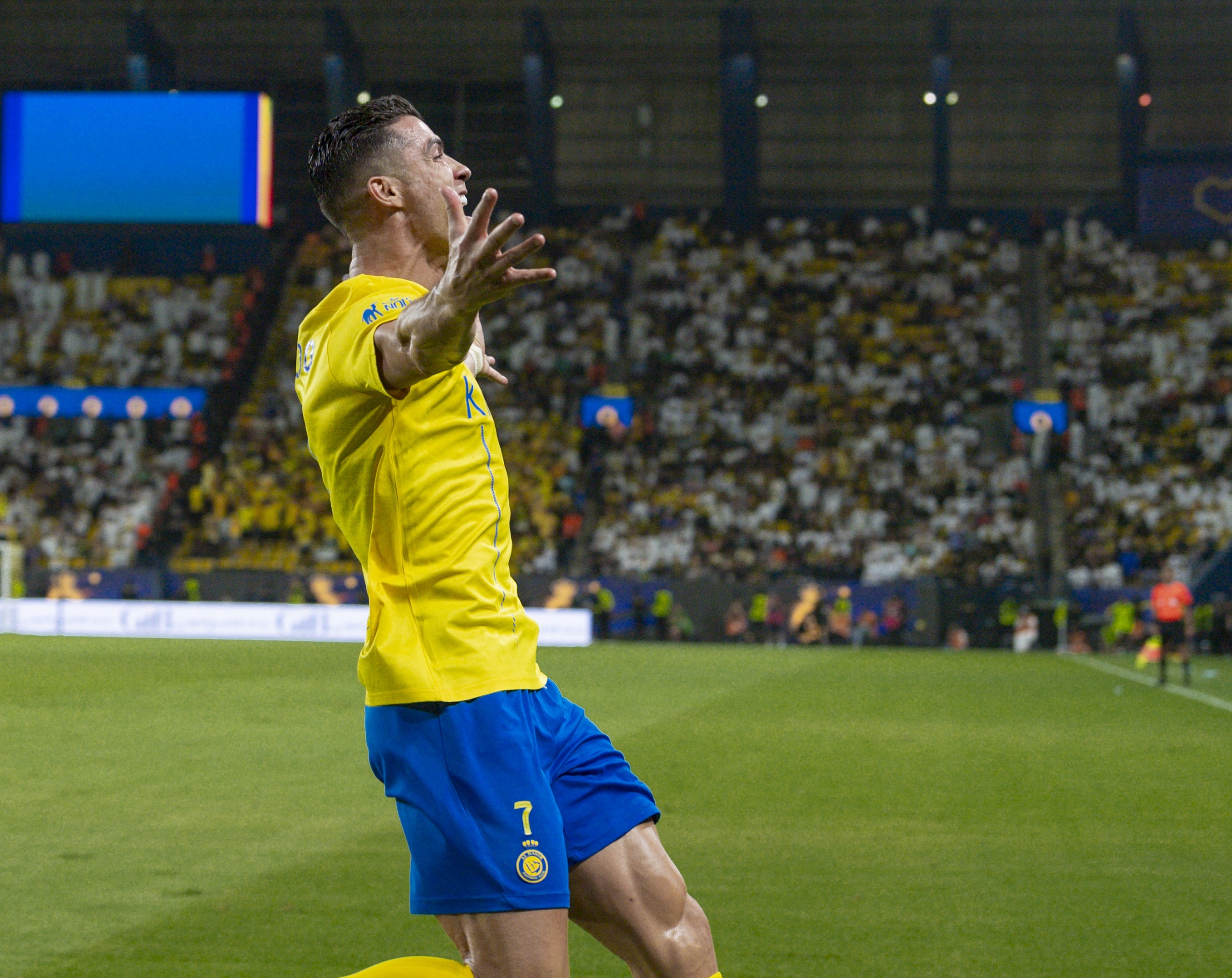 C罗在塞尔维亚队比赛中精彩发挥，突破纪录引发热议！的简单介绍